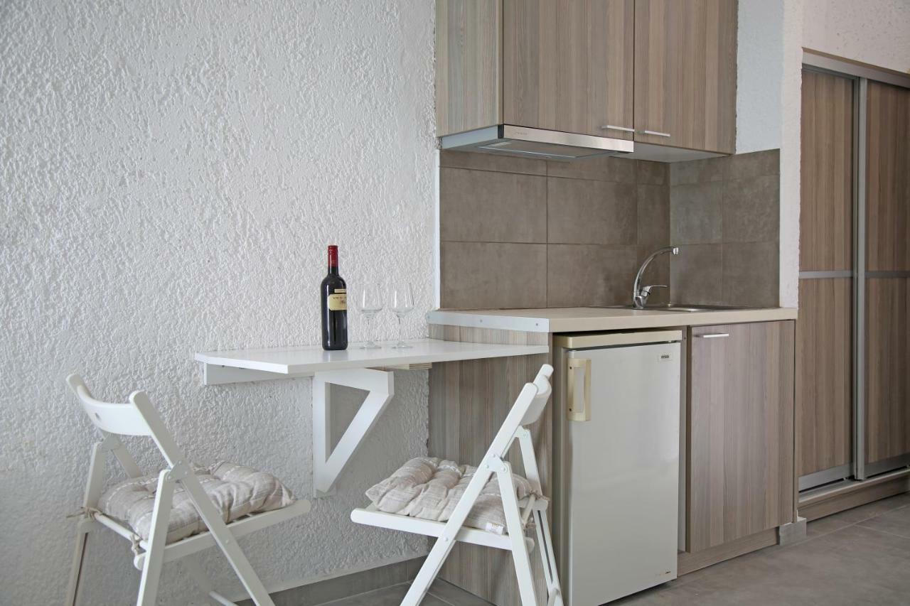 Blue Ocean Apartments Makry Gialos  Exterior photo