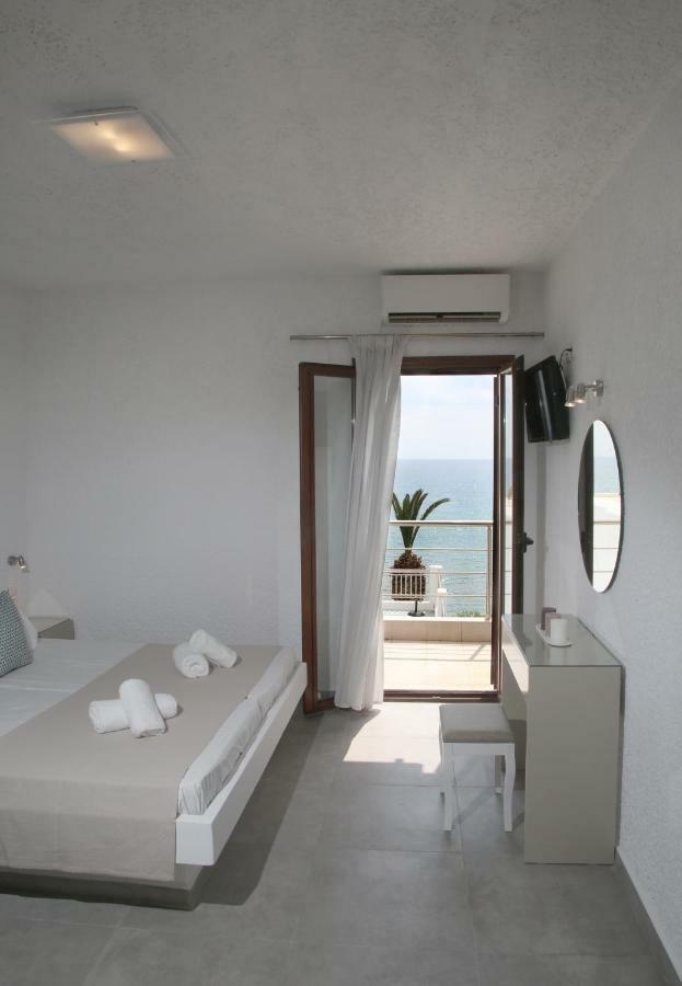 Blue Ocean Apartments Makry Gialos  Exterior photo